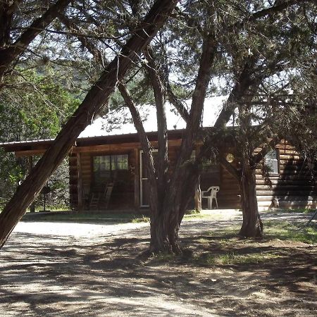 A Peace Of Heaven Cabins And Rv Vanderpool Exterior photo