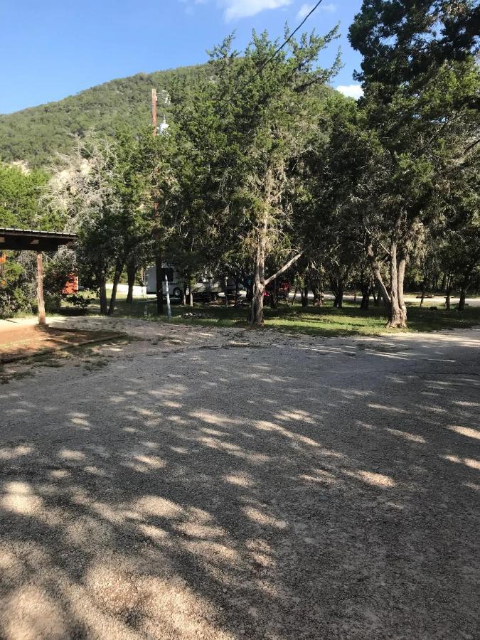 A Peace Of Heaven Cabins And Rv Vanderpool Exterior photo