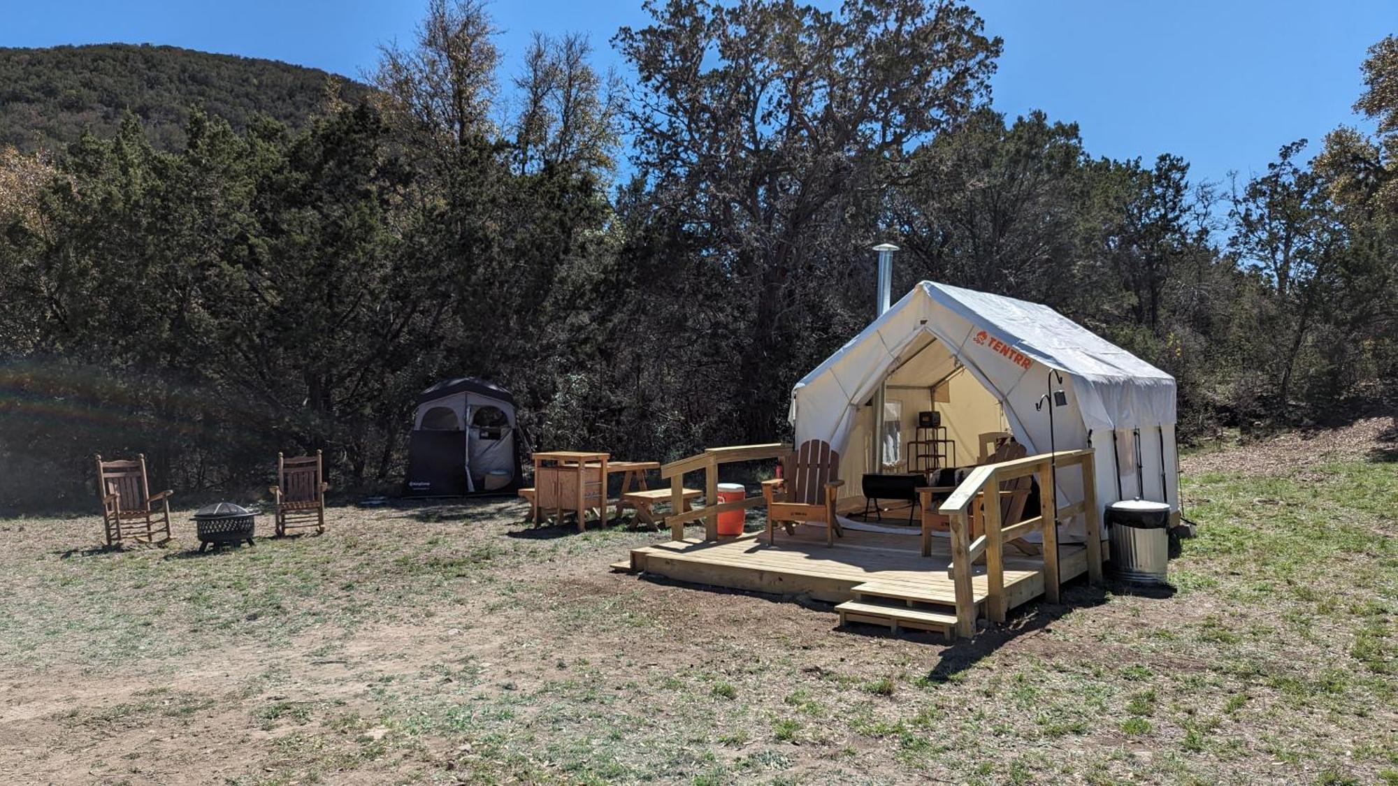 A Peace Of Heaven Cabins And Rv Vanderpool Exterior photo