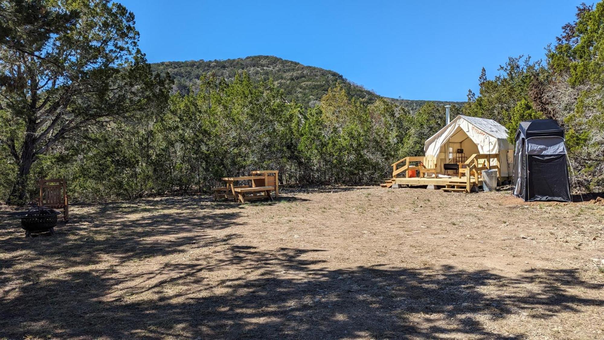 A Peace Of Heaven Cabins And Rv Vanderpool Exterior photo