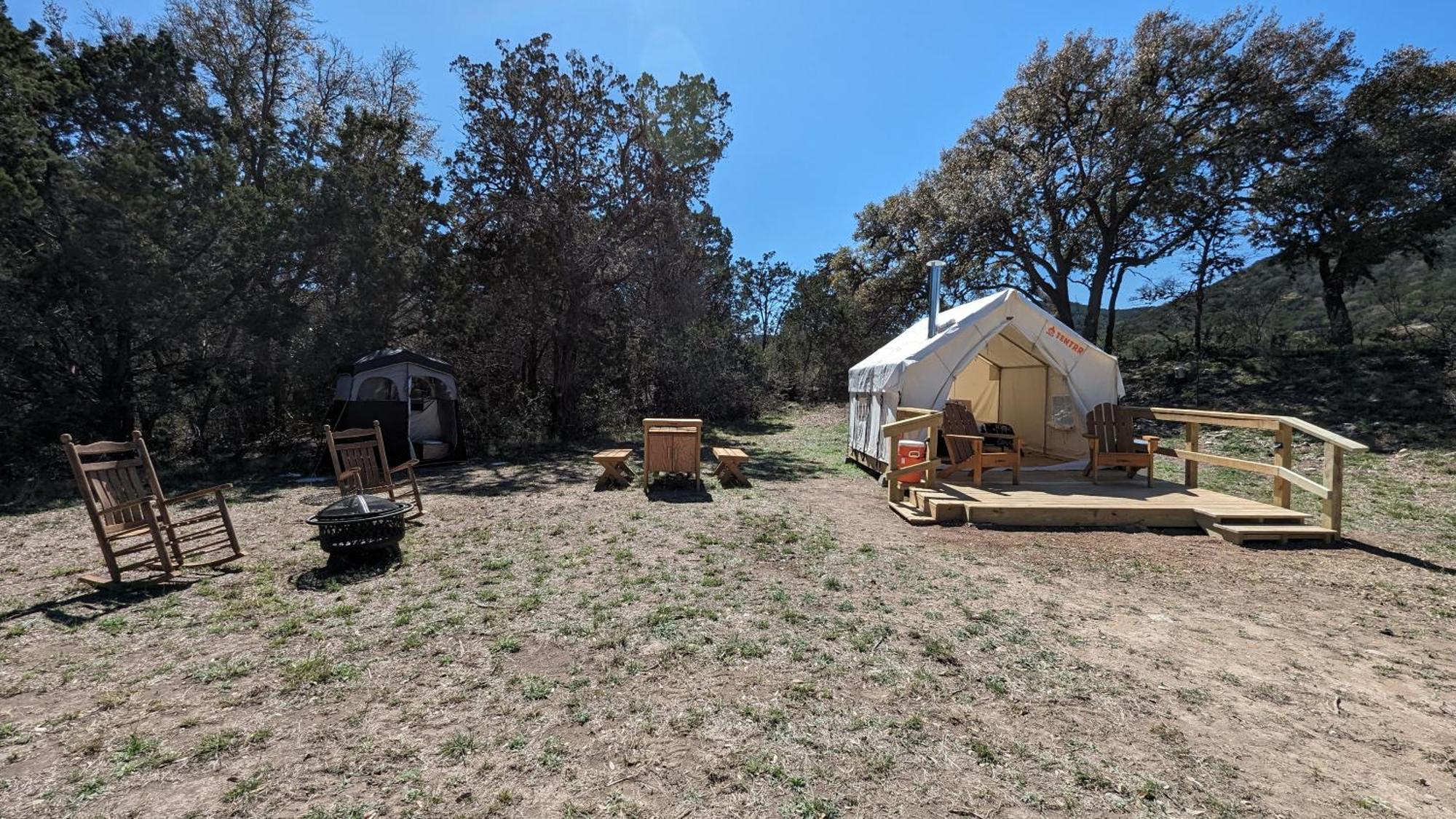 A Peace Of Heaven Cabins And Rv Vanderpool Exterior photo