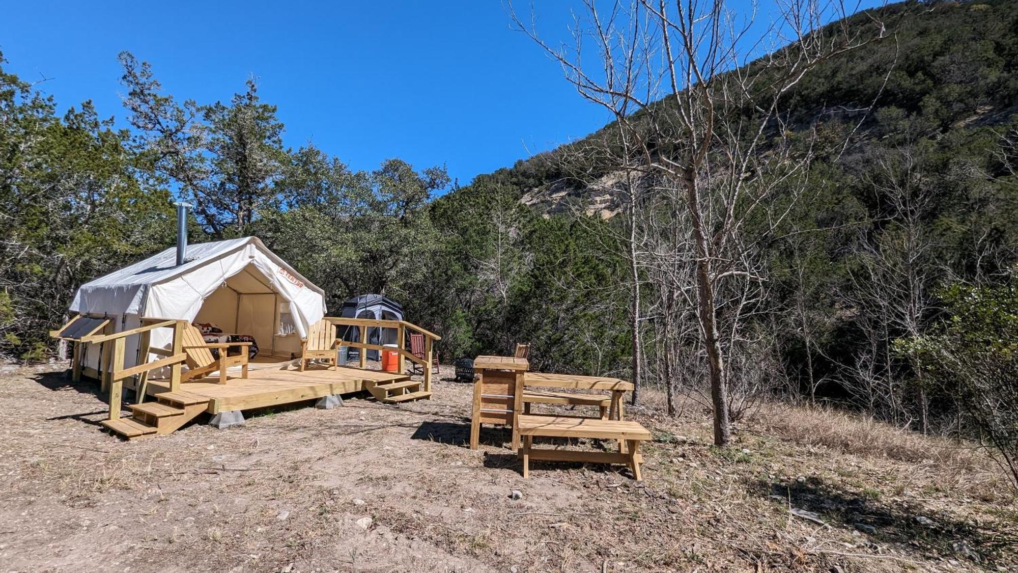 A Peace Of Heaven Cabins And Rv Vanderpool Exterior photo