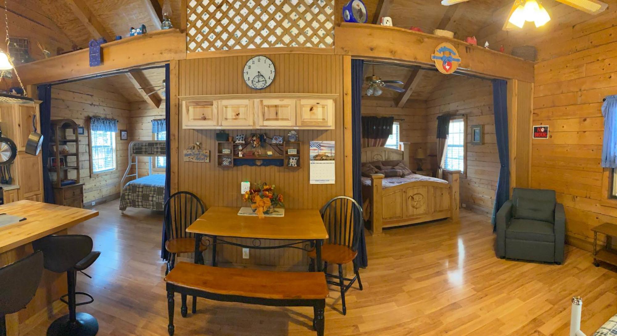 A Peace Of Heaven Cabins And Rv Vanderpool Exterior photo