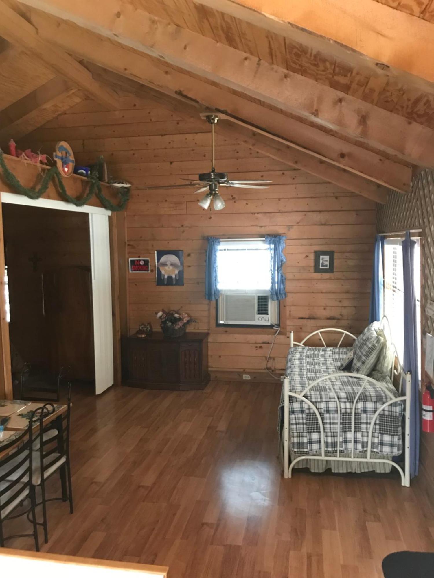 A Peace Of Heaven Cabins And Rv Vanderpool Exterior photo
